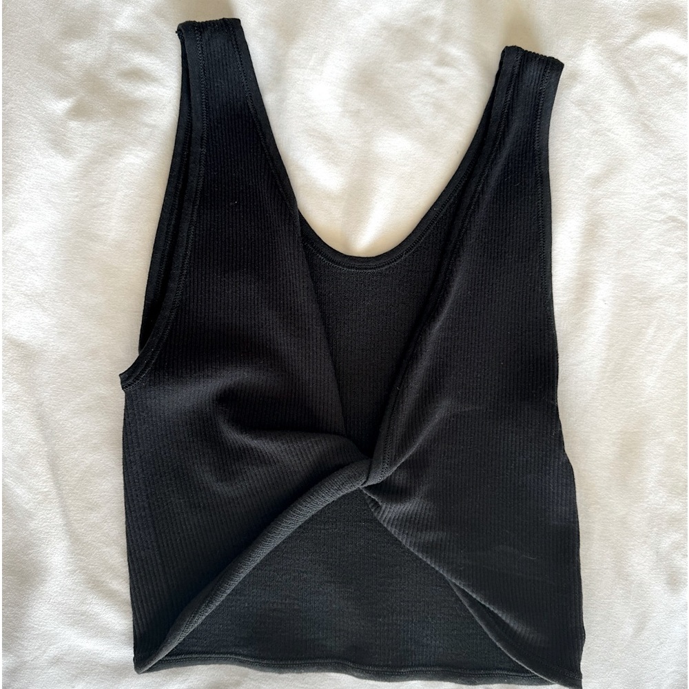 twist crop top